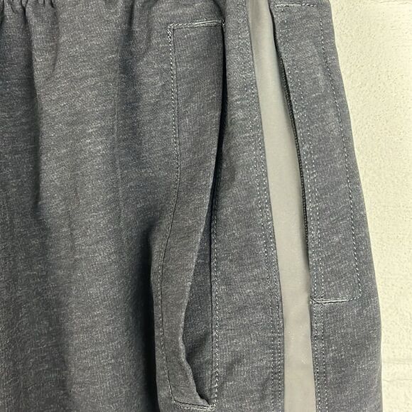 Lululemon men’s gray pace breaker lined short 9” - Picture 3 of 7